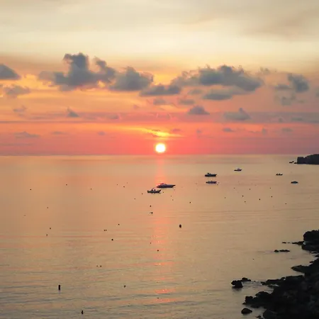 Seafront Luxury Retreat Terrace Stunning Panoramic Ocean Views Apartament Is-Sellum