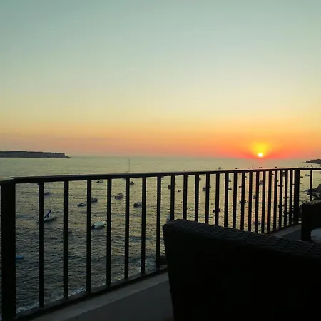 Seafront Luxury Retreat Terrace Stunning Panoramic Ocean Views Apartman *