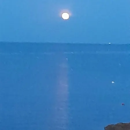 Seafront Luxury Retreat Terrace Stunning Panoramic Ocean Views *