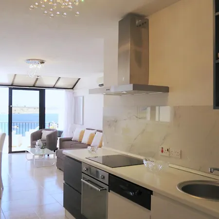 Seafront Terrace Sunbeds Stunning Ocean Views *