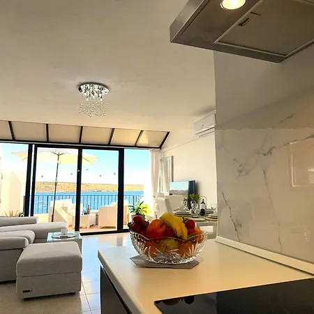 Seafront Terrace Sunbeds Panoramic Ocean And Bay Views * Is-Sellum
