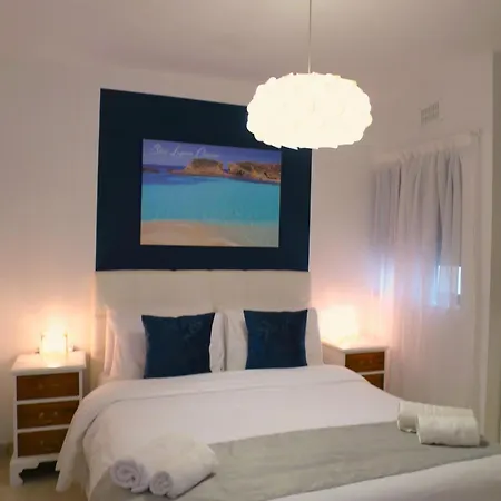 Seafront Terrace Sunbeds Panoramic Ocean And Bay Views *