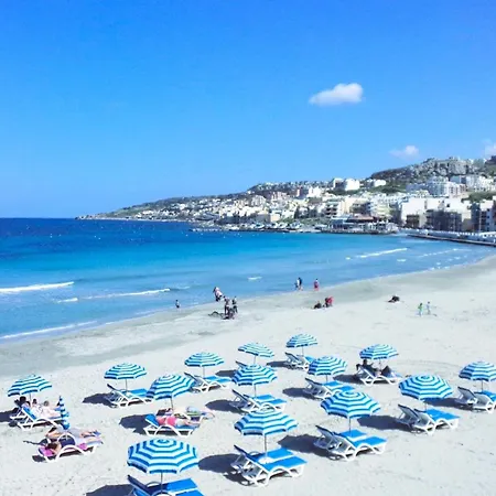 Seafront Terrace Sunbeds Panoramic Ocean And Bay Views *