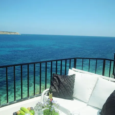 Seafront Terrace Sunbeds Panoramic Ocean And Bay Views Apartment Is-Sellum