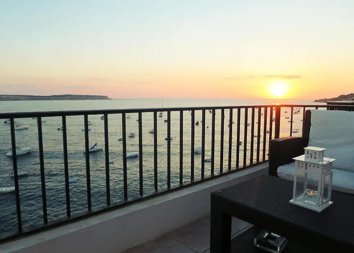 Seafront Luxury Retreat Terrace Stunning Panoramic Ocean Views Apartamento Is-Sellum